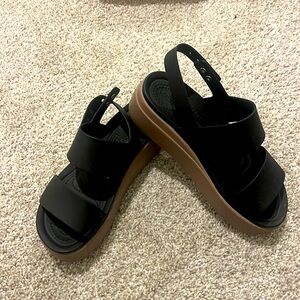 Crocs sandals for girl brand new! Size W5